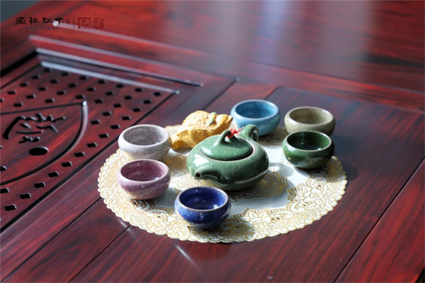 紅木家具十大影響力國(guó)祥紅木：中式茶室，待客聊天的好地方
